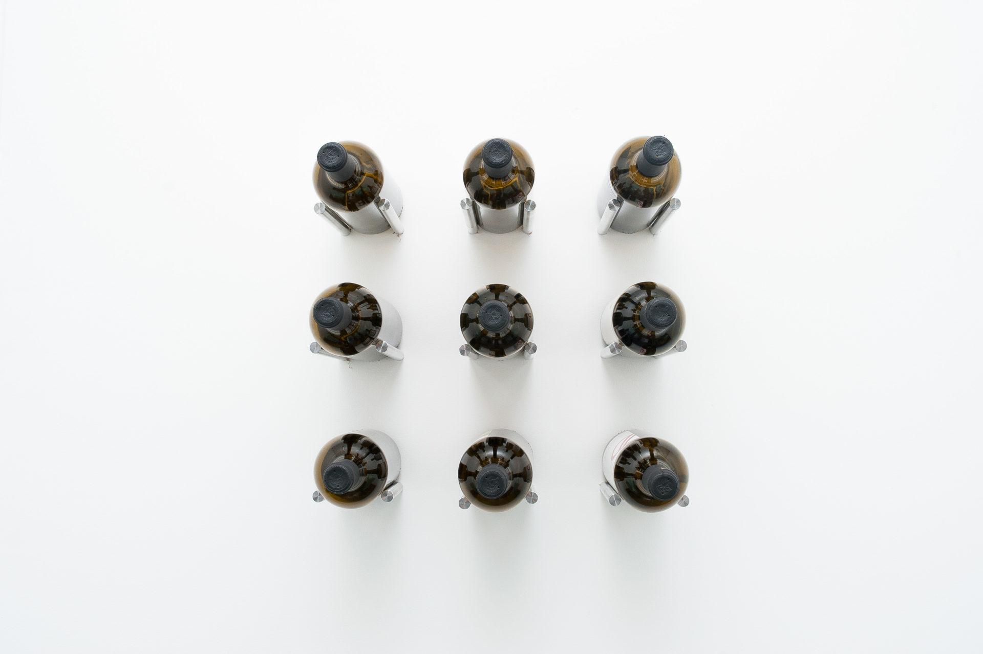 Tiges à bouteilles Vino Rail en métal finition gris